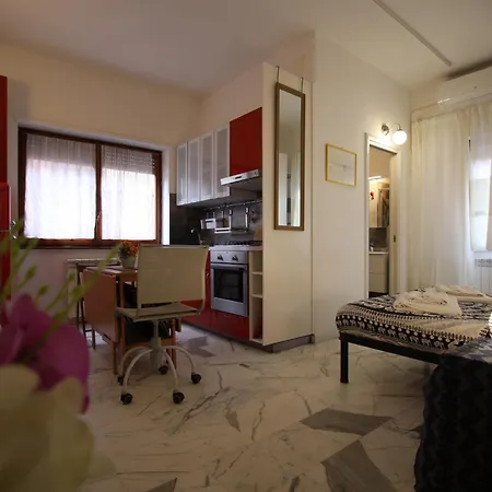Rouge - 10 Min From Vatican רומא
